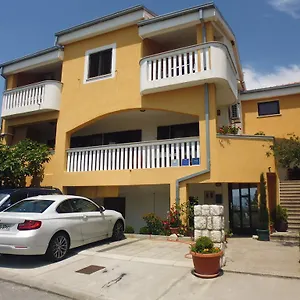 apartments-jadranka-povile.primorje-gorskikotar.com/